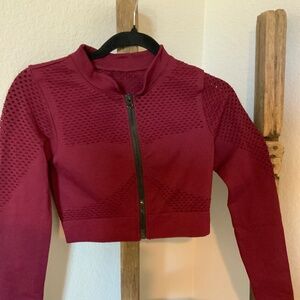 Nova Sport Crop Jacket in Wine Size S/M